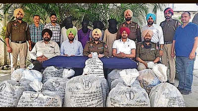 Deputy commissioner of police (DCP, Crime) Varinder Singh Brar said during the investigation the accused revealed that they had been smuggling drugs in the garb of a transportation busines. (HT Photo)