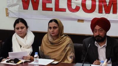 MC commissioner Anindita Mitra (second from left) and mayor Sarabjit Kaur (third from left) during a meeting with FOSWAC in Chandigarh on Saturday. (HT Photo) MC commissioner Anindita Mitra (second from left) and mayor Sarabjit Kaur (third from left) during a meeting with FOSWAC in Chandigarh on Saturday. (HT Photo)