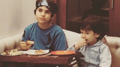 Karisma Kapoor's son Kiaan with Kareena Kapoor's son Taimur Ali Khan. Karisma Kapoor's son Kiaan with Kareena Kapoor's son Taimur Ali Khan.