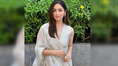 Yami Gautam wore this gorgeous outfit and attended a meeting with the entire team of the Delhi Commission for Women where they discussed various initiatives undertaken by them for ensuring safety for women in Delhi. (Instagram/@yamigautam)
