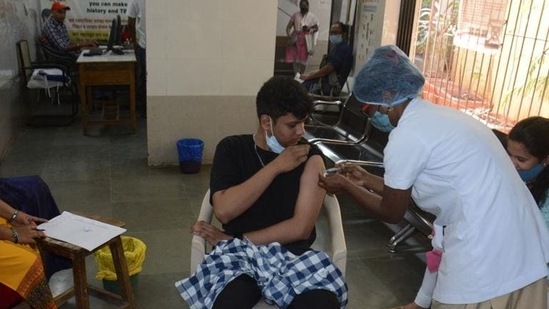 Thane: People get inoculated against Covid-19 as vaccination continues at a Thane's CR Wadia Hospital. (HT Photo/Praful Gangurde)