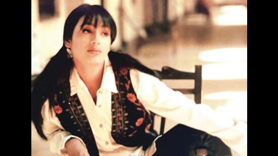 1995 yılında bir giyim markasının fotoğraf çekimi sırasında aktör Boman Irani tarafından çekildi.