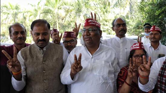 BJP ally Nishad Party chief Sanjay Nishad with newly elected MLAs in Lucknow on Saturday. (Deepak Gupta/HT Photo)