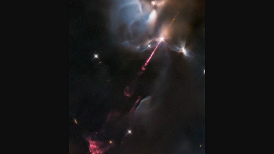 Tweet shared by Nasa that shows the birth of a star. (twitter/@NASAHubble) Tweet shared by Nasa that shows the birth of a star. (twitter/@NASAHubble)