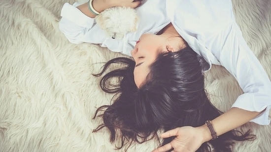 Sleep well, and on time: Bad sleep can raise our blood sugar levels by itself. Sometimes even more than what food does.(Pixabay)