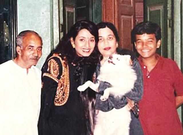 With her uncle Ram, mother Suvarna Anjali, dog Shrikhand and cousin Monty