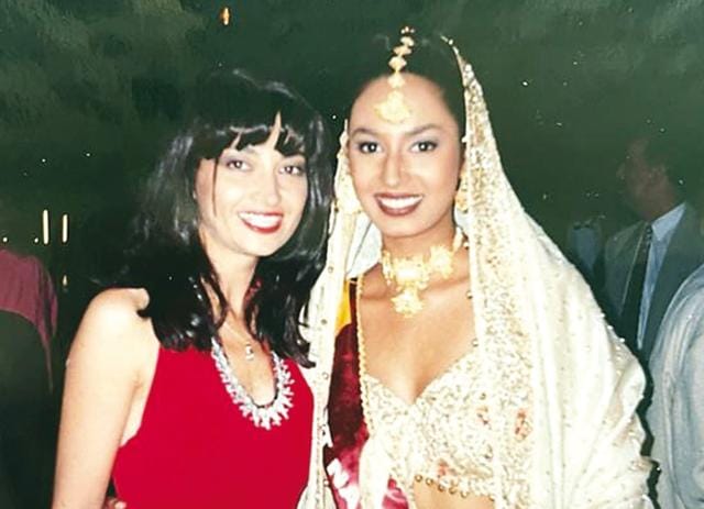 Kashmera representing India at the Ms Tourism International in Turkey in 1995, where she won the best National Costume award
