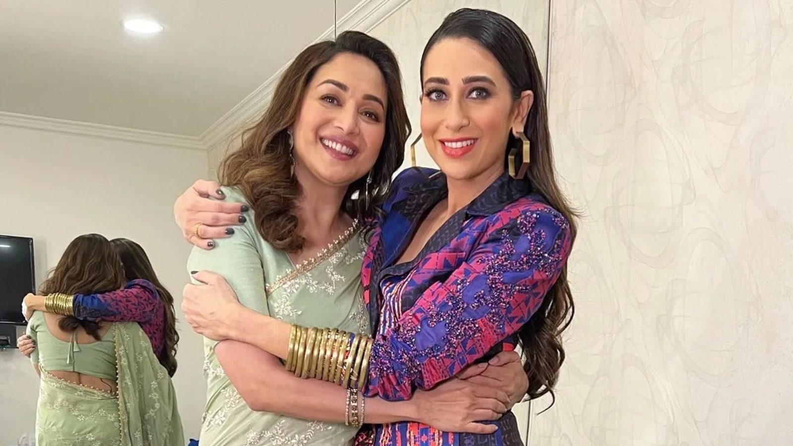 1599px x 900px - Madhuri-Karisma pose together in new pic, fans 'getting Dil To Pagal Hai  vibes' | Bollywood - Hindustan Times
