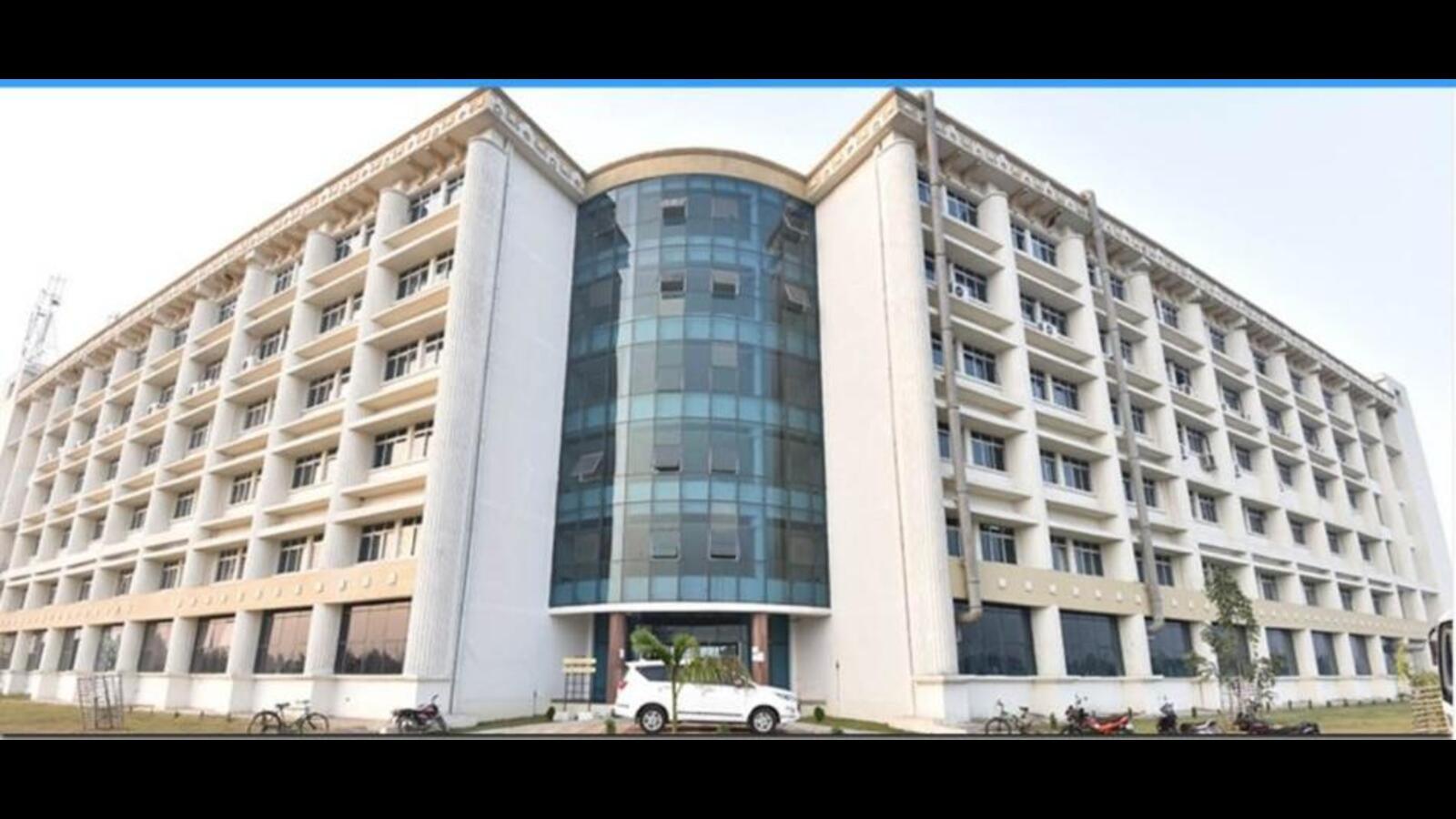 Bihar govt to tie up with IITP to develop science labs in 50 model