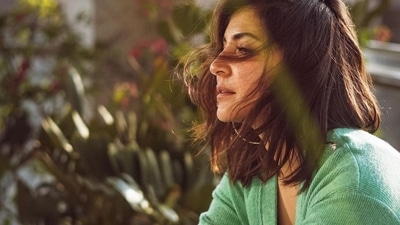 Taking to her social media handle, Anushka shared a slew of pictures that featured her donning a white top tucked inside a pair of grey jeans and layered with a refreshing mint green knit crop cardigan. (Instagram/anushkasharma) Taking to her social media handle, Anushka shared a slew of pictures that featured her donning a white top tucked inside a pair of grey jeans and layered with a refreshing mint green knit crop cardigan. (Instagram/anushkasharma)
