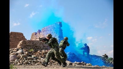 Soldiers of the Chinese People’s Liberation Army (PLA) take part in a combat training in the Gobi desert in Jiuquan, Gansu province, China. (REUTERS/FILE) Soldiers of the Chinese People’s Liberation Army (PLA) take part in a combat training in the Gobi desert in Jiuquan, Gansu province, China. (REUTERS/FILE)