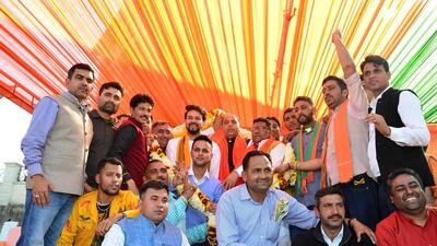 Chief minister Jai Ram Thakur with Union minister Anurag Thakur during a public meeting at Bilaspur district, Hamirpur, on Sunday. So far, 22 defence factories have been set up across the country. A bulletproof vest manufacturing factory will also be set up in Himachal, he said. (HT Photo)