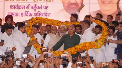 Senior Congress leader and former Haryana chief minister Bhupinder Singh Hooda (centre) at fourth ‘Vipaskh Aapke Samaksh’ in Kurukshetra on Sunday. (HT photo) Senior Congress leader and former Haryana chief minister Bhupinder Singh Hooda (centre) at fourth ‘Vipaskh Aapke Samaksh’ in Kurukshetra on Sunday. (HT photo)