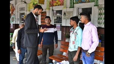 Railway teams checking tickets of passengers in Ludhiana on Sunday. The checking drive has been intensified in view of Holi, when migrants head to their hometowns. (Harsimar Pal Singh/HT) Railway teams checking tickets of passengers in Ludhiana on Sunday. The checking drive has been intensified in view of Holi, when migrants head to their hometowns. (Harsimar Pal Singh/HT)