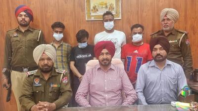 Accused heroin smugglers in custody of STF Ludhiana. (HT Photo) Accused heroin smugglers in custody of STF Ludhiana. (HT Photo)