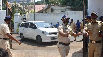 Police officials arrive to question leader of opposition and former chief minister Devendra Fadnavis on Sunday. Bhushan Koyande/ HT Photo
