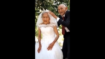 The video of China's oldest couple celebrating their 90th wedding anniversary is heartwarming to watch. (goodnews_movement/Instagram) The video of China's oldest couple celebrating their 90th wedding anniversary is heartwarming to watch. (goodnews_movement/Instagram)