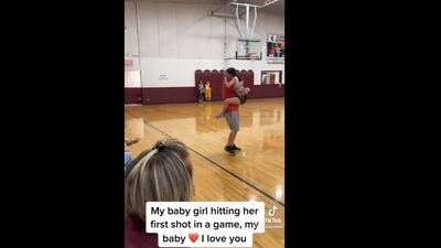 A screengrab of the video of the girl who scored her first basket and her reaction is really wholesome to watch.&nbsp; (@GoodNewsMoveme3/Twitter )