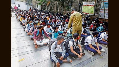 Only 21% schools across Maharashtra have implemented the 15% fee waiver as directed by the state government in the academic year 2021-22. (HT FILE PHOTO)