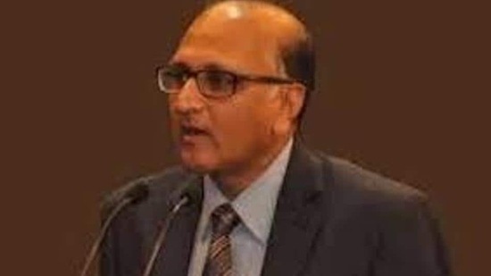 Supreme Court judge S Ravindra Bhat on Sunday presided over the 18th KK Luthra moot court event, the only moot court on criminal law held internationally within the country. (HT PHOTO.)