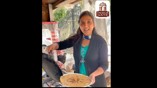 A screengrab of the video of a woman running a food stall to support her daughter. (youtubeswadofficial/Instagram ) A screengrab of the video of a woman running a food stall to support her daughter. (youtubeswadofficial/Instagram )