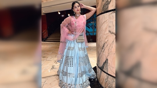 Sunny Leone's Instagram caption read, "It’s a night to shine in this lovely outfit.."(Instagram/@sunnyleone)