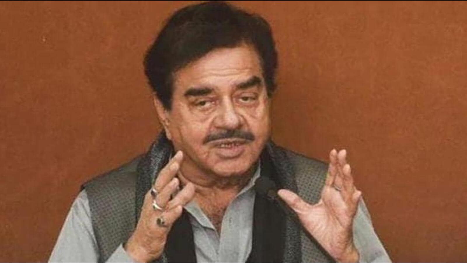 BJP takes a swipe at TMC for fielding ‘outsider’ Shatrughan Sinha in Bengal by-poll