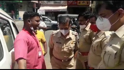 Police visit the spot where a 21-year-old man stabbed a Class 10 student in Wadgaon Sheri on Monday. (HT PHOTO) Police visit the spot where a 21-year-old man stabbed a Class 10 student in Wadgaon Sheri on Monday. (HT PHOTO)