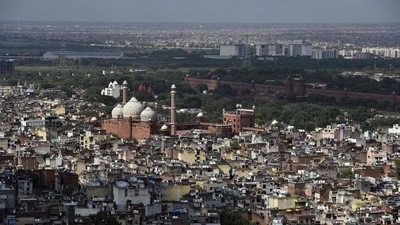 The government now intends to make the densely populated and congested Jama Masjid area pedestrian-friendly, free of encroachment and upgrade the existing infrastructure. (Sanjeev Verma/HT PHOTO) The government now intends to make the densely populated and congested Jama Masjid area pedestrian-friendly, free of encroachment and upgrade the existing infrastructure. (Sanjeev Verma/HT PHOTO)