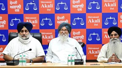 SAD president Sukhbir Badal and patriarch Parkash Singh Badal at the party’s core committee meeting on Monday. Akali leaders reposed faith in the party president and asked him to continue. (HT Photo) SAD president Sukhbir Badal and patriarch Parkash Singh Badal at the party’s core committee meeting on Monday. Akali leaders reposed faith in the party president and asked him to continue. (HT Photo)
