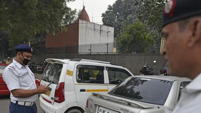 Delhi Traffic Police inspector Rajendra Prasad was allegedly assaulted when he told his team to fine the vehicle for improper parking (Sanchit Khanna/HT File Photo (Representative Image)) Delhi Traffic Police inspector Rajendra Prasad was allegedly assaulted when he told his team to fine the vehicle for improper parking (Sanchit Khanna/HT File Photo (Representative Image))