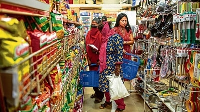 In February, urban India saw retail inflation fall slightly to 5.75% from 5.91% in January, while rural Indians faced higher price rise of 6.38% against 6.12% in January.&nbsp; (HT PHOTO).