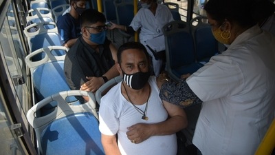 All adults above 60 years of age can get Covid precaution doses from Wednesday (HT PHOTO)