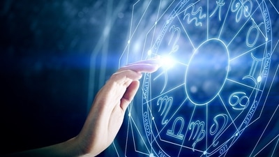 Get daily career and money astrological predictions that will help you make right decisions for your growth.