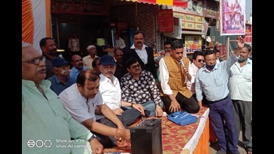 Holi Barat organisers staging a demonstration to highlight the state of the roads in the city area. (Sourced) Holi Barat organisers staging a demonstration to highlight the state of the roads in the city area. (Sourced)