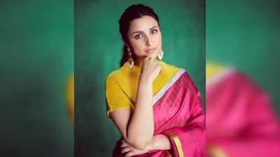 Parineeti Chopra accessorised her look with a pair of traditional earrings and a ring. (Instagram/@patineetichopra) Parineeti Chopra accessorised her look with a pair of traditional earrings and a ring. (Instagram/@patineetichopra)