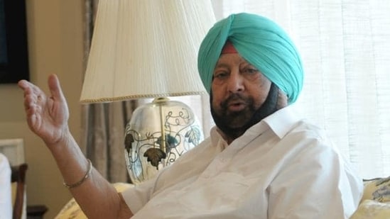 Capt Amarinder Singh said the real reason for the defeat of the Congress in Punjab was the party high command first favouring and then failing to rein in people like Navjot Singh Sidhu, “who indulged in tarnishing the image of the party for their own gains”. (HT file photo)