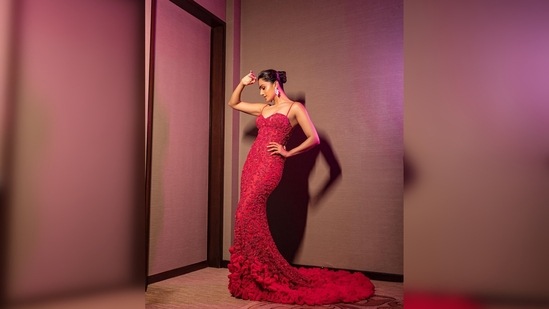 Fitness enthusiast Taapsee Pannu flaunted her toned body as she struck elegant poses in the body-hugging red-carpet worthy gown(Instagram/@taapsee)