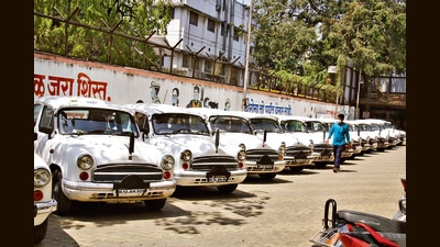 As PMC members’ tenure ends, government vehicles seen parked at Gultekdi, on Tuesday. (HT PHOTO) As PMC members’ tenure ends, government vehicles seen parked at Gultekdi, on Tuesday. (HT PHOTO)