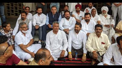BJP leaders protesting against the demolition drive at the Maloya’s marble market. (HT Photo) BJP leaders protesting against the demolition drive at the Maloya’s marble market. (HT Photo)
