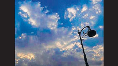 Pune, India - March 13, 2018: Cloudy weather in the city in Pune, India, on Tuesday, March 13, 2018. (Photo by Ravindra Joshi/HT PHOTO)