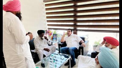 Punjab Congress affairs in-charge Harish Chaudhary interacting with party candidates from the Malwa belt, in Chandigarh on Tuesday. (Twitter) Punjab Congress affairs in-charge Harish Chaudhary interacting with party candidates from the Malwa belt, in Chandigarh on Tuesday. (Twitter)