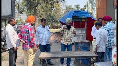 LIT team removing encroachments from outside the Ludhiana Improvement Trust (LIT) complex at Rani Jhansi road in Ludhiana on March 15, 2022. (HT PHOTO) LIT team removing encroachments from outside the Ludhiana Improvement Trust (LIT) complex at Rani Jhansi road in Ludhiana on March 15, 2022. (HT PHOTO)
