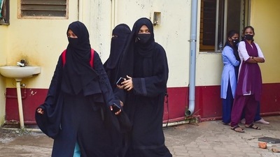 A row erupted in Karnataka after the state government issued a circular banning piece of clothing that is not part of the prescribed uniform. (HT) A row erupted in Karnataka after the state government issued a circular banning piece of clothing that is not part of the prescribed uniform. (HT)