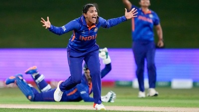 Sneh Rana celebrates after Richa Ghosh takes catch to dismiss Nashra Sandhu of Pakistan (AP)