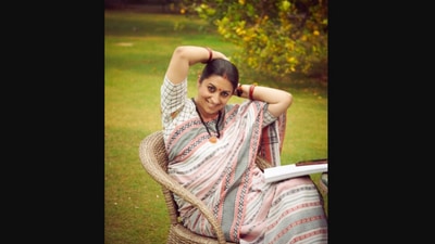 Smriti Irani, along with her image, also posted pictures of beautiful flowers on her Instagram Stories. (Instagram/@smritiiraniofficial)
