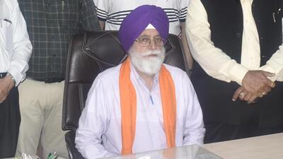 Newly elected Aam Aadmi Party (AAP) MLA Dr Inderbeer Singh Nijjar from Amritsar South constituency taking charge as an officiating president of the Chief Khalsa Diwan (CKD) in Amritsar on Tuesday. (Sameer Sehgal /HT)