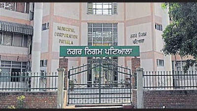 Congress councillors in Patiala MC are already divided into two groups having loyalties towards Captain Amarinder Singh and Brahm Mohindra.