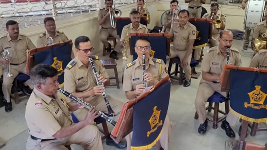 The image, taken from the Twitter video, shows Mumbai Police’s band Khaki Studio performing a rendition of the song Srivalli from Allu Arjun-starrar film Pushpa. (YouTube/@MumbaiPolice)