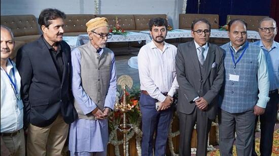Tehzeeb– the culture of love society– an organisation dedicated to the preservation and promotion of the Urdu, Hindi and Punjabi literature and culture, organised 14th international mushaira on Sunday at Guru Nanak Bhawan in Ludhiana in honour of Sahir Ludhianvi. (HT PHOTO)